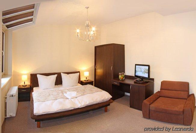 Upper Kurfuerstendamm Отель 3*